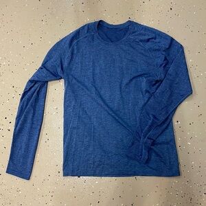 Lululemon Men’s workout shirt
